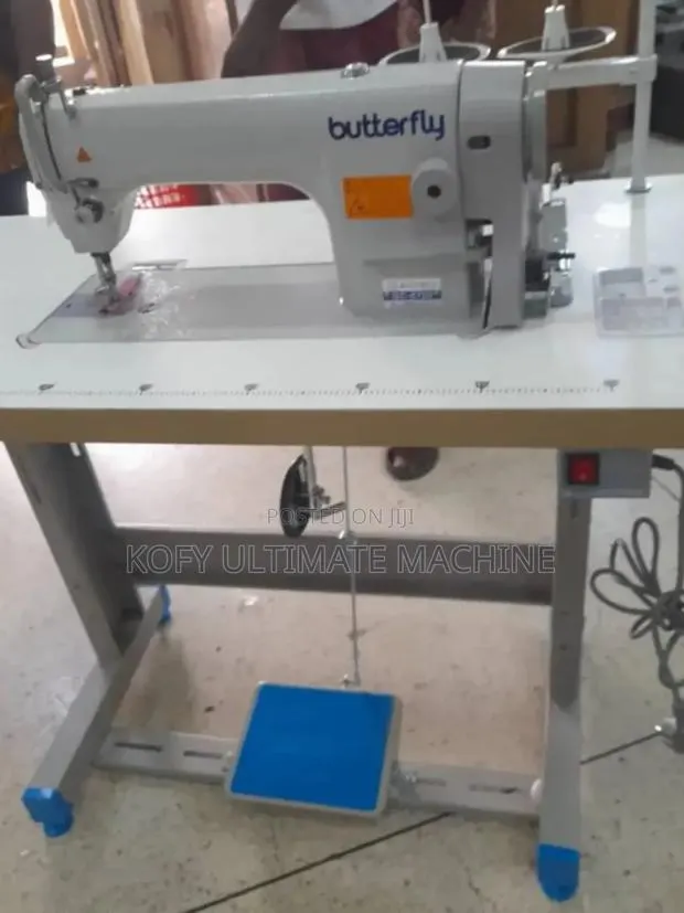 Industrial Sewing Machine · Photo 1