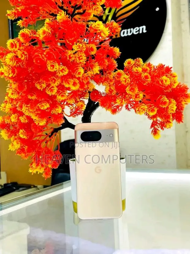 Google Pixel 8 128 GB Gold · Photo 1