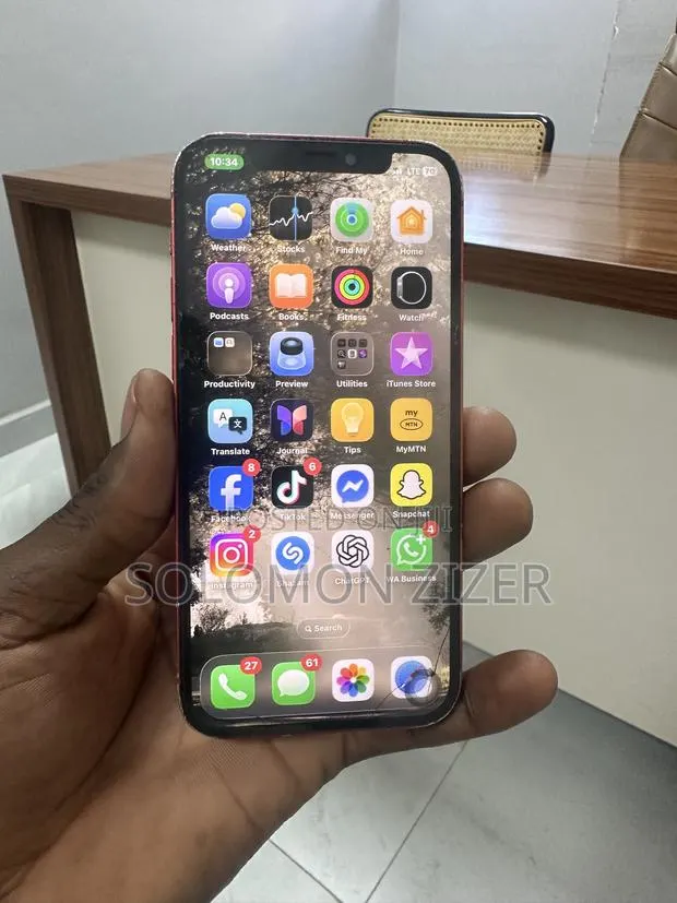 Apple iPhone 12 128 GB Red · Photo 1