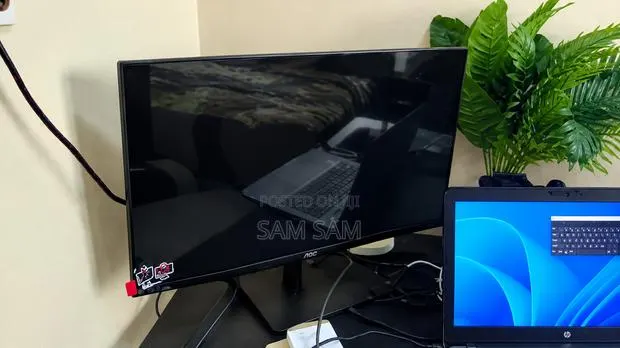 Samsung Essential Monitor S3 (27-Inch) · Photo 1