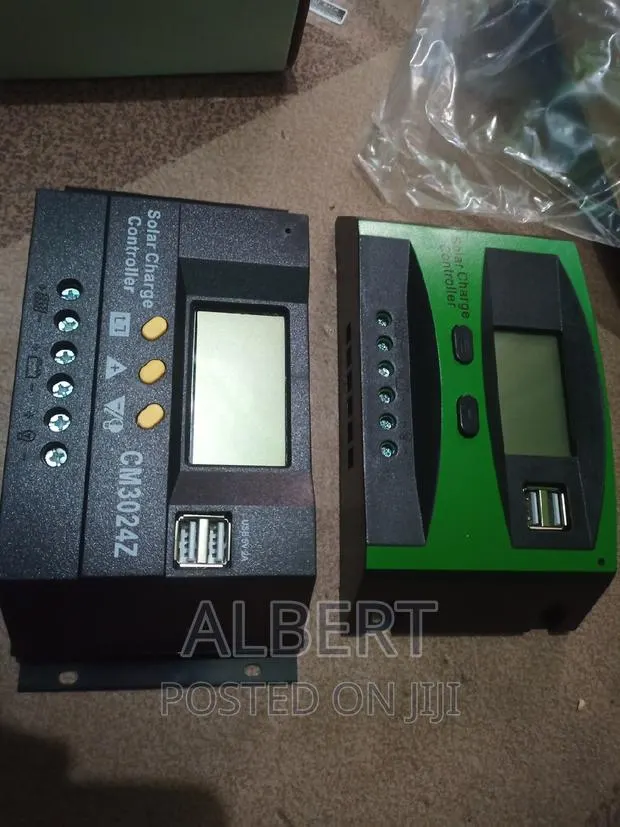 30A Charge Controller · Photo 1