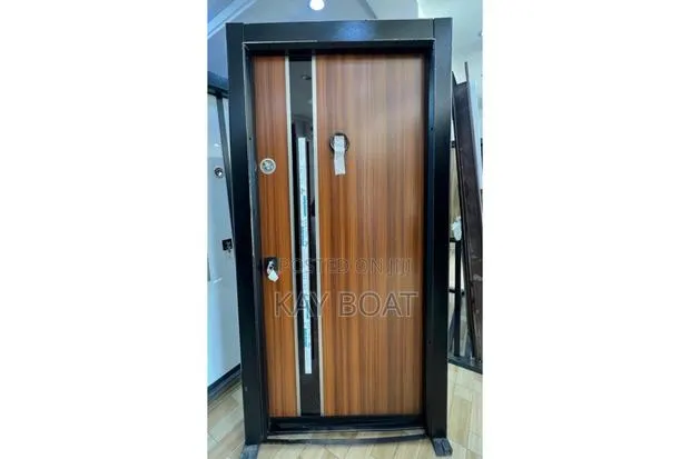 An Established Smooth Door · Photo 1