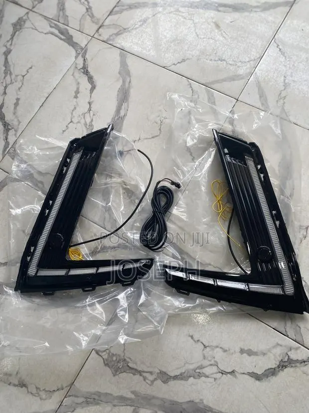CR-V 2023,2024,2025 LED Foglight Cover · Photo 1