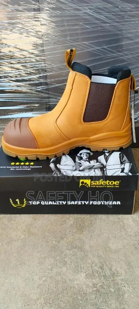 Safety Boot Slip On · Photo 1