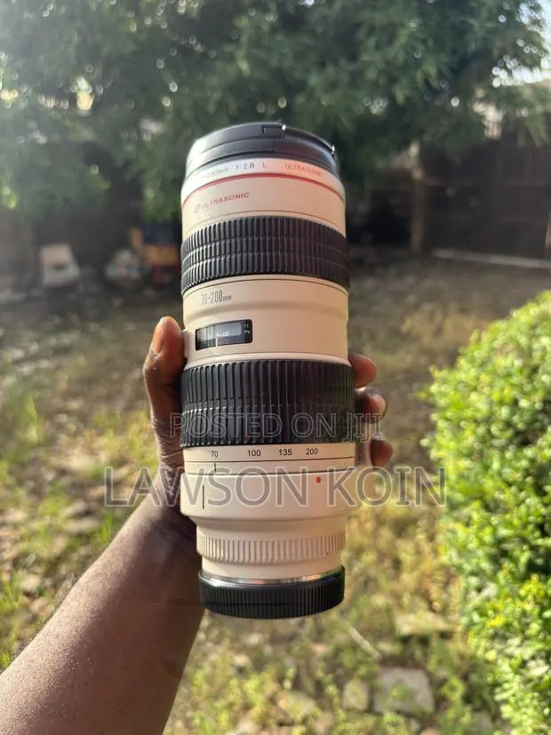 Canon Ef 70-200mm F 2.8l Is Usm Lens Comes With Cleaning Kits · Photo 1