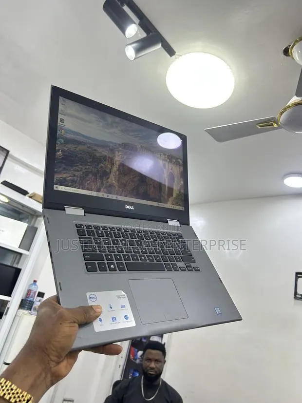 Laptop Dell Inspiron 15 5579 8GB Intel Core i5 SSD 512GB · Photo 1