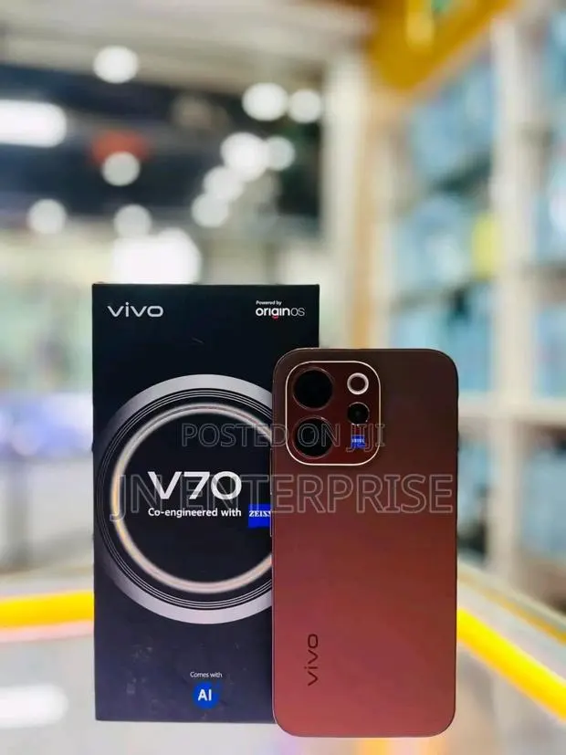 New Vivo V70 256 GB Orange · Photo 1