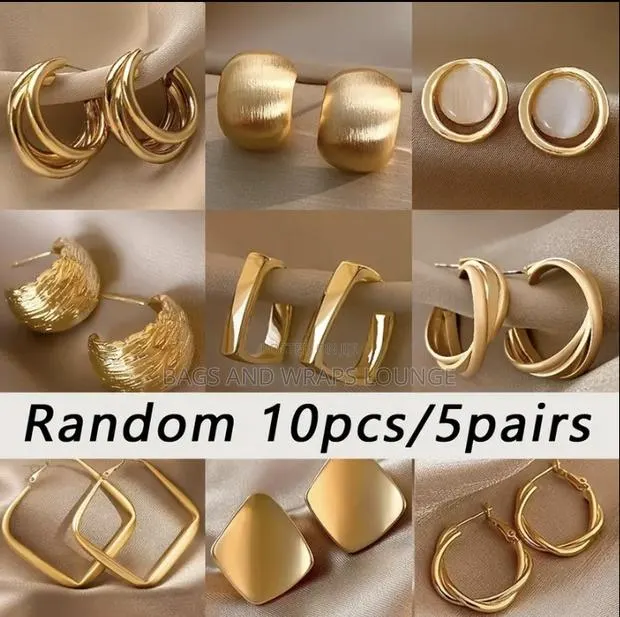 Ladies Golden Earring Set · Photo 1