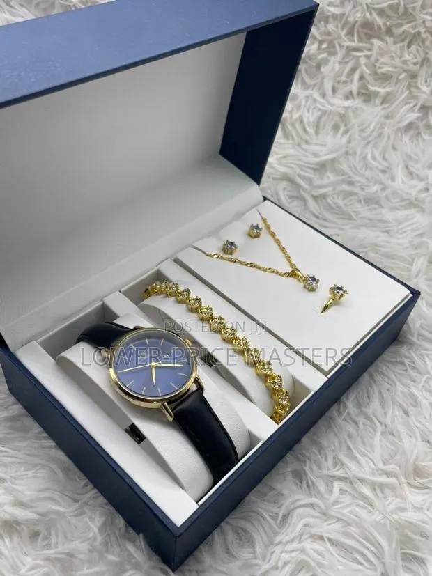 Original Leather Watch With Ladies Jewellery Complete · Photo 1