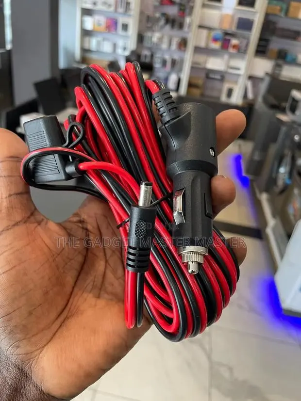 Car Lighter Plug to Computer Center Pin Charger · Photo 1