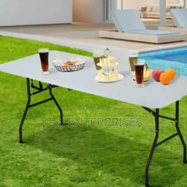8 Seater Table · Photo 1