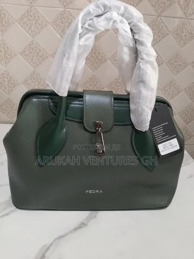 Women's Hand Bag ( Pedra) · Photo 1