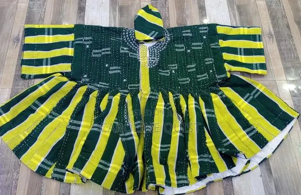 Beautiful and Affordable Smock · Photo 1