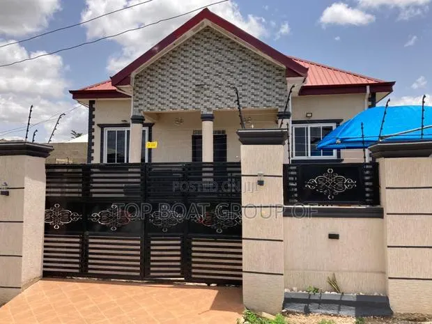 Furnished 4bdrm House in Top Boat Estate, Kumasi Metropolitan for sale · Photo 1