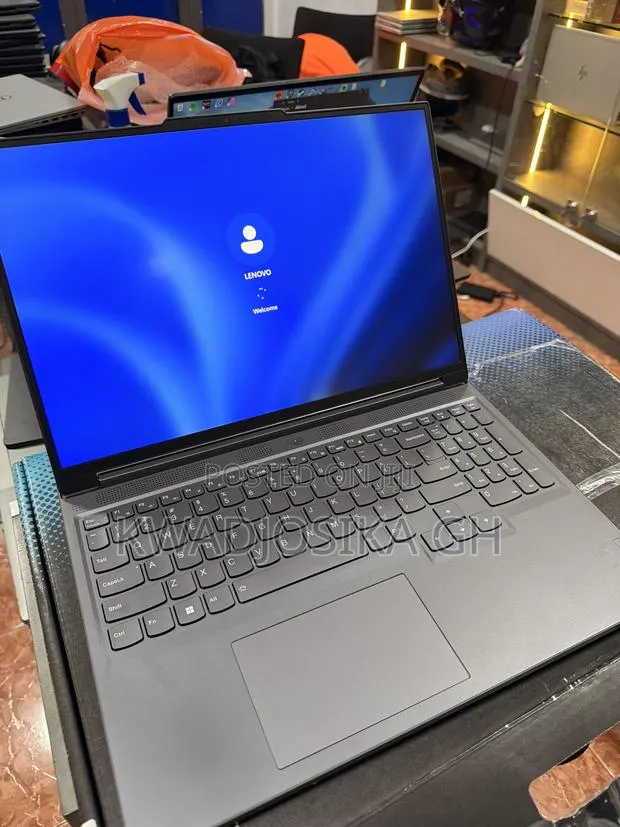 Laptop Lenovo Legion Slim 5 16GB Intel Core i7 SSD 1T · Photo 1