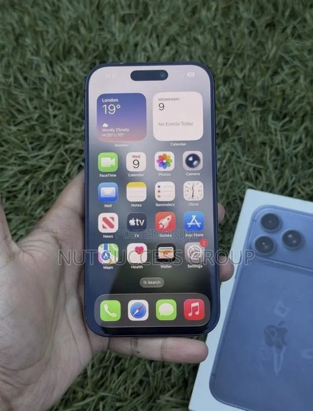 Apple iPhone 17 Pro 256 GB Blue · Photo 1