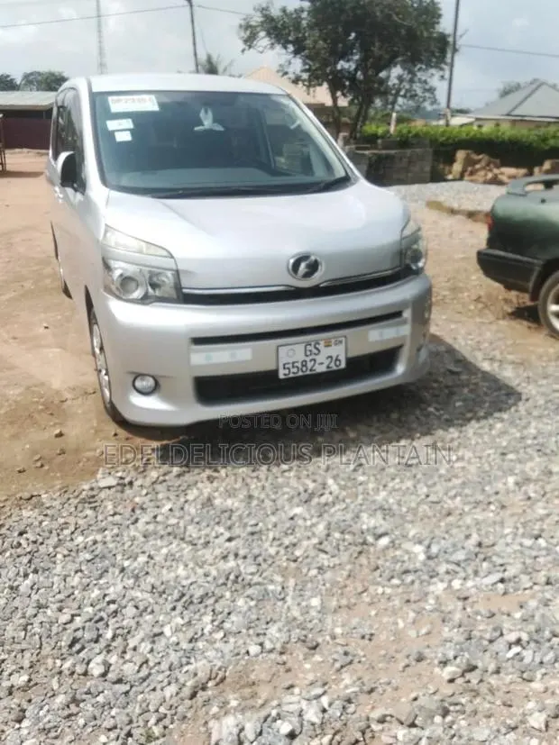 Toyota TownAce 2013 Grey · Photo 1