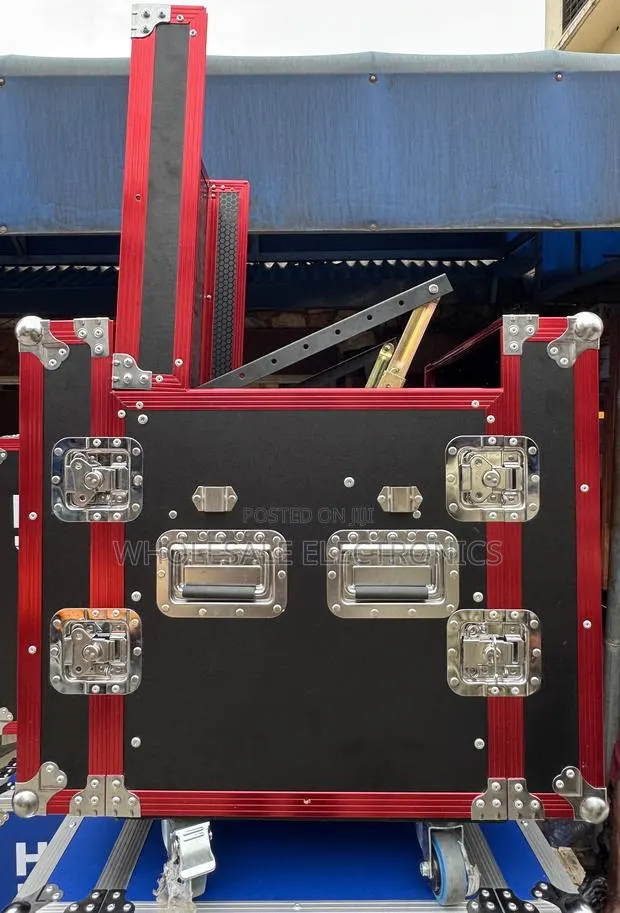 Amplifier Rack 14 Unit DJ With Table · Photo 1