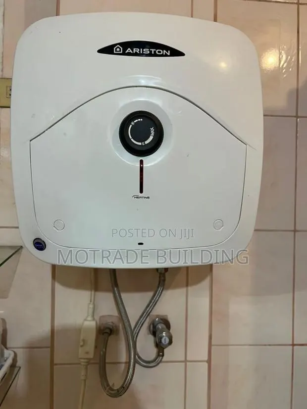 Ariston Water Heater (30 L) · Photo 1