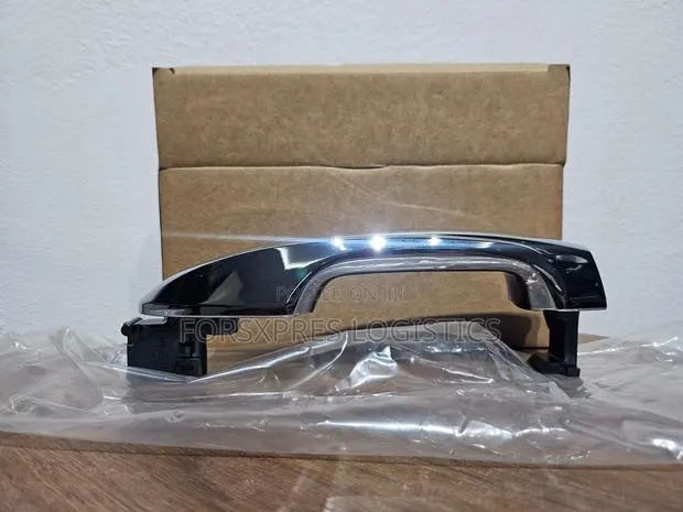 Toyota Hilux 2024 / 2025 Door Handle Set · Photo 1