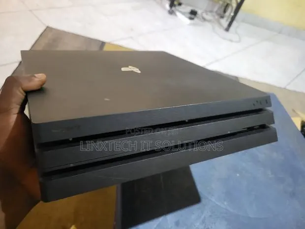 Play Station 4 Pro Jailbreak · Photo 1