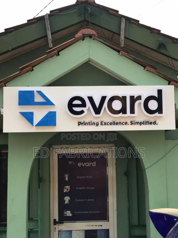 3D Outdoor Signage · Photo 1