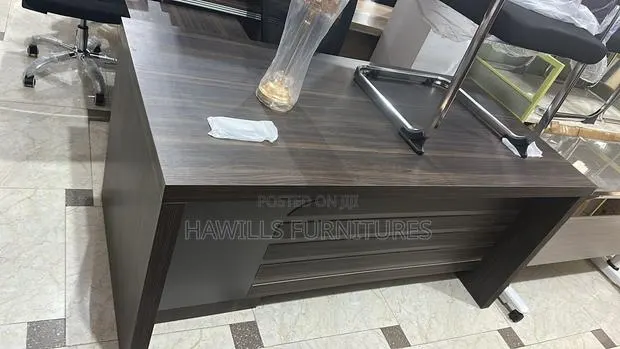 Executive Office Table (1.6meter) · Photo 1