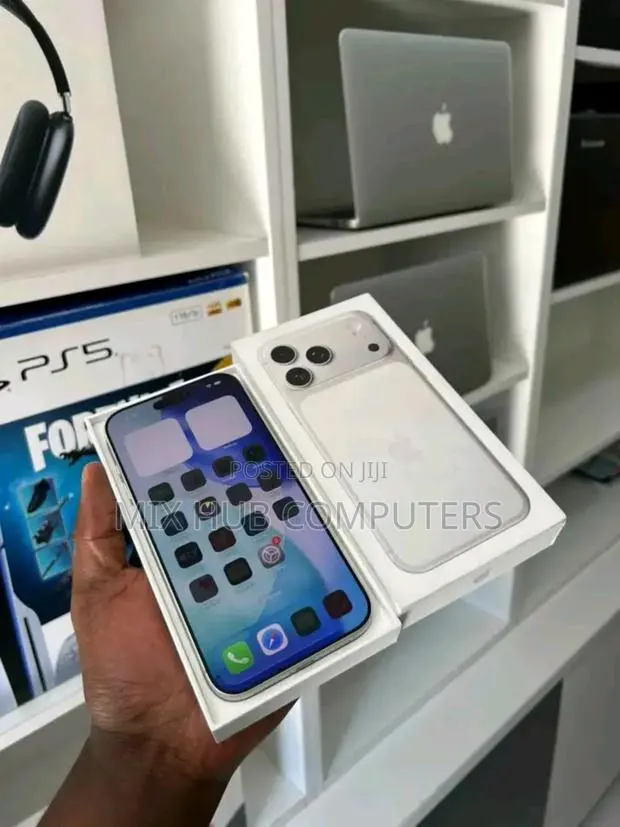 New Apple iPhone 17 Pro Max 512 GB White · Photo 1