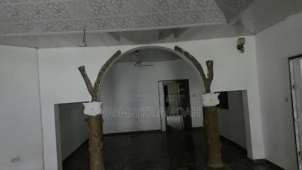 7bdrm House in Galilea for sale · Photo 5