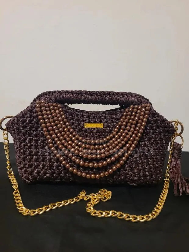 Crochet Clutch · Photo 1