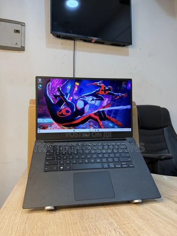 Laptop Dell Precision 15 5540 16GB Intel Core i7 SSD 512GB · Photo 1