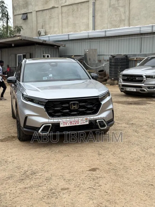 Honda CR-V 2024 Silver · Photo 1