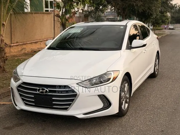Hyundai Elantra Limited 2018 White · Photo 1