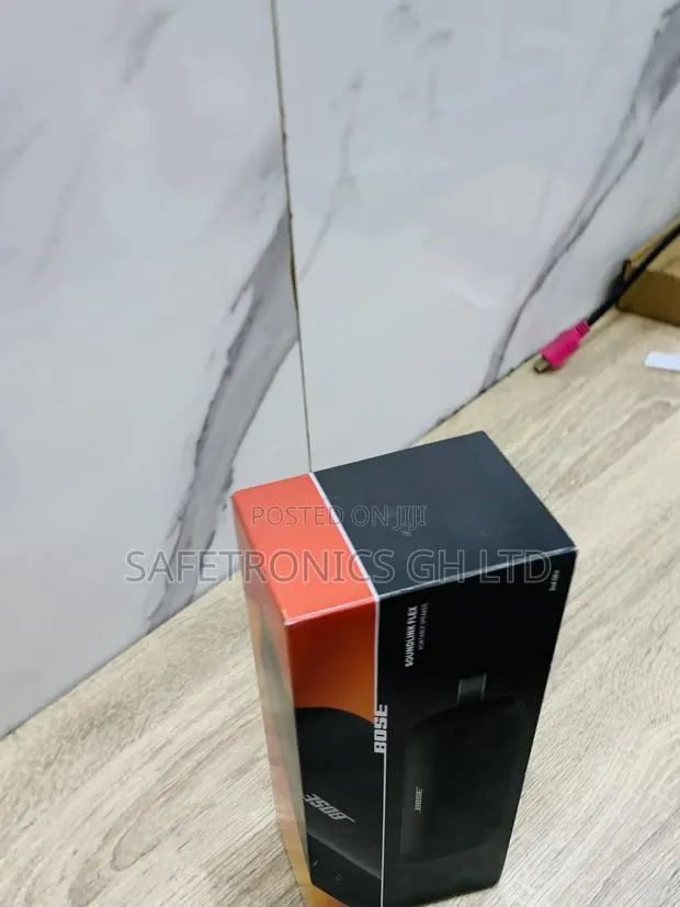 Energy Sufficient Bluetooth Bose Soundlink Flex Speaker · Photo 1