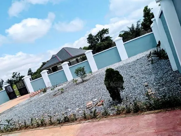 Furnished 3bdrm House for sale · Photo 1