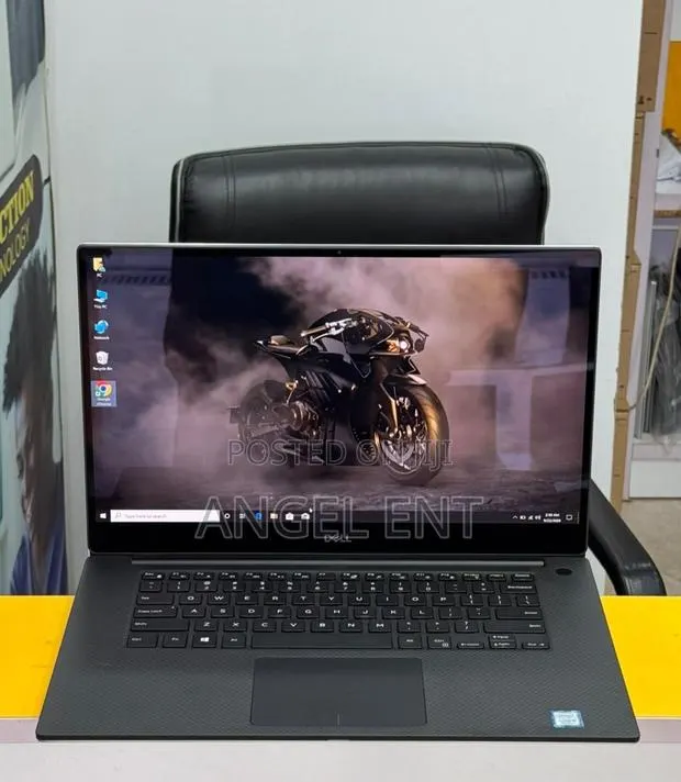 Laptop Dell XPS 15 7590 16GB Intel Core i9 SSD 512GB · Photo 1