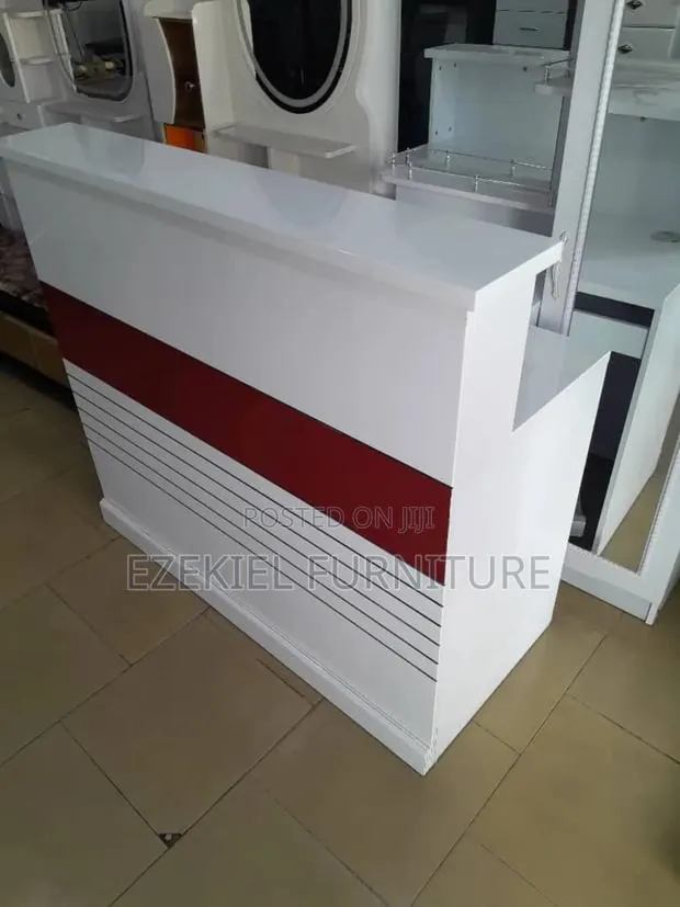 Receptionist Desk · Photo 1