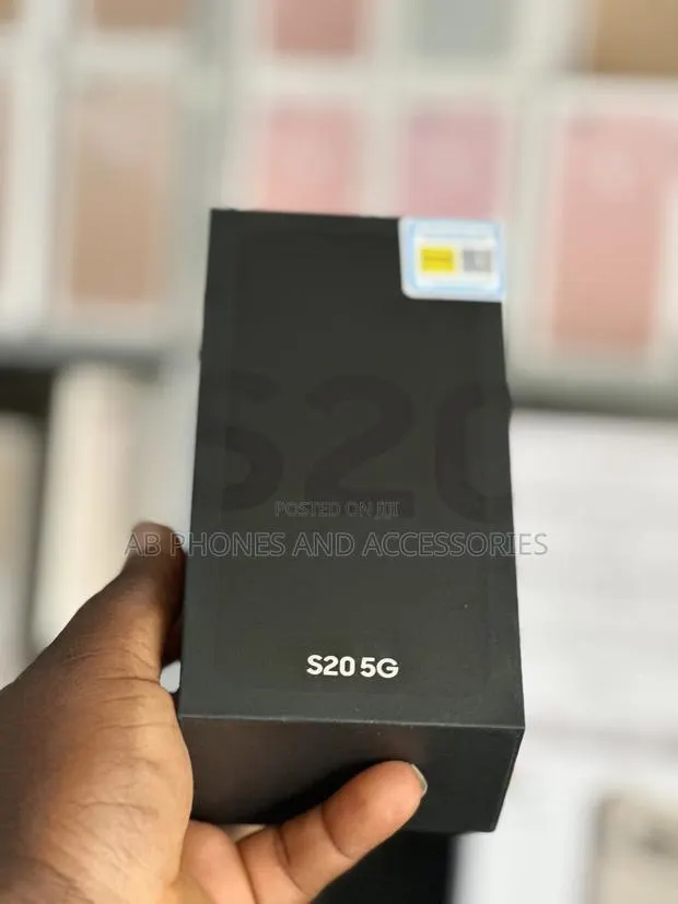 New Samsung Galaxy S20 128 GB Black · Photo 1
