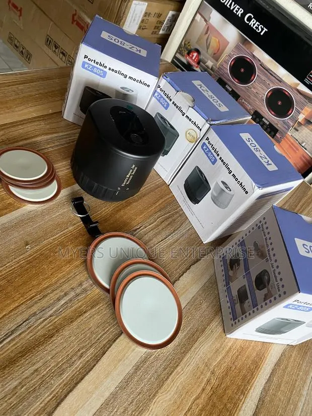 Portable Jar Vacuum Sealing Machine - Black · Photo 1
