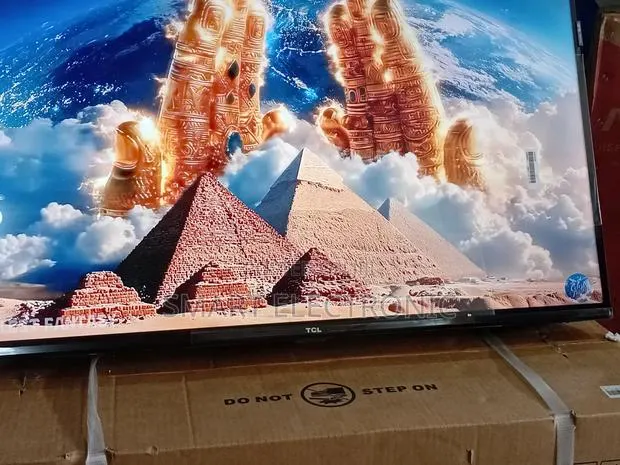 TCL 32" Smart Television – Sleek Design, Smart Performance · Photo 1