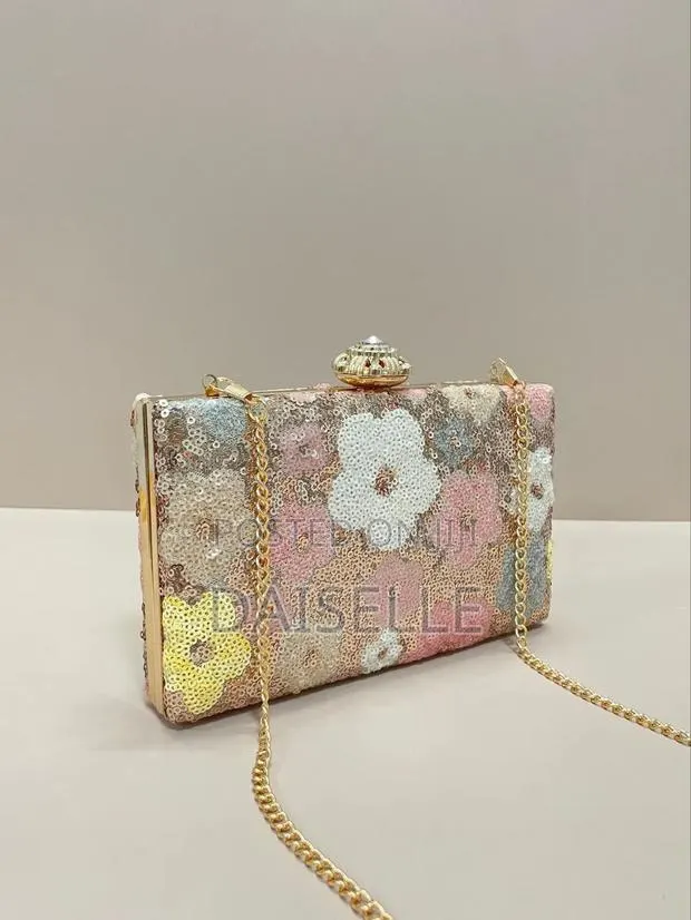 Sequin Clutch Bag · Photo 1