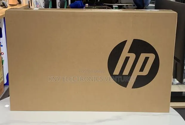 New Laptop HP 250 G10 16GB Intel Core i5 SSD 512GB · Photo 1