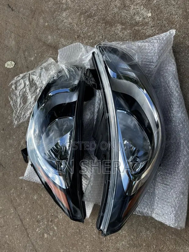 Hyundai Accent Headlights Bear 2012 2013 2014 · Photo 1