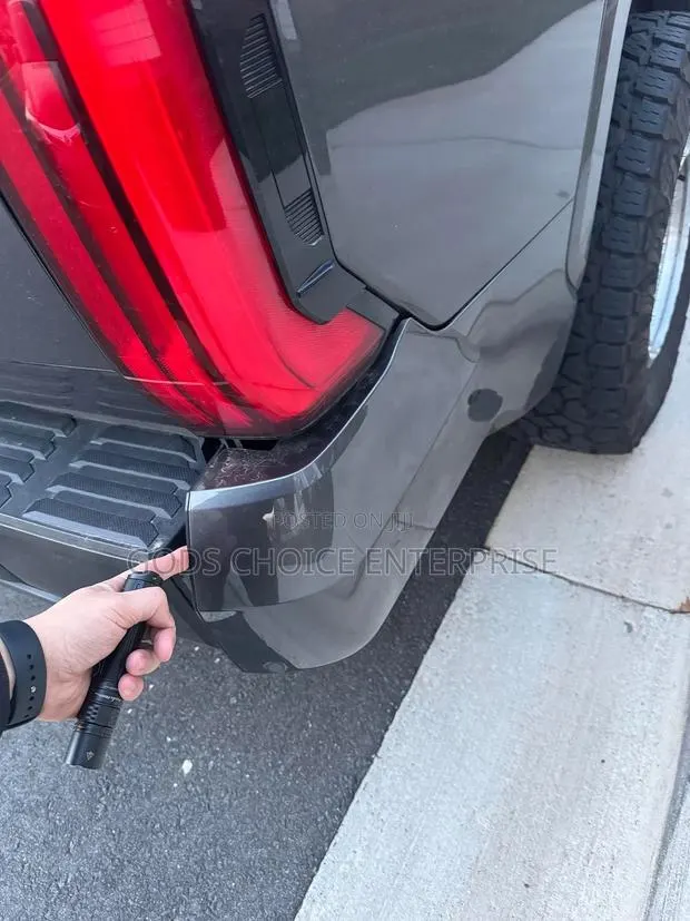 Tundra 2023-2024-2025 Back Bumper Side Ends · Photo 1