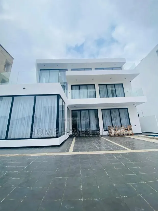 Furnished 4bdrm House in East Legon for sale · Photo 1