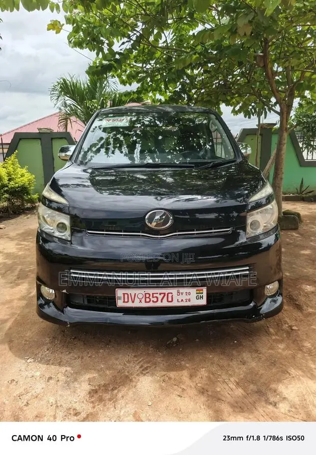 Toyota Voxy 2008 Black · Photo 1