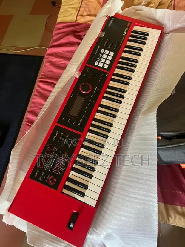 Roland Juno Ds Xp30 · Photo 1