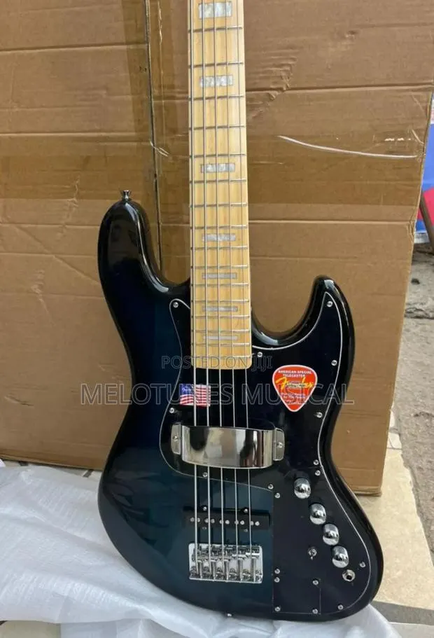 Jazz Bass Electric Bass Guitar (Active) · Photo 1