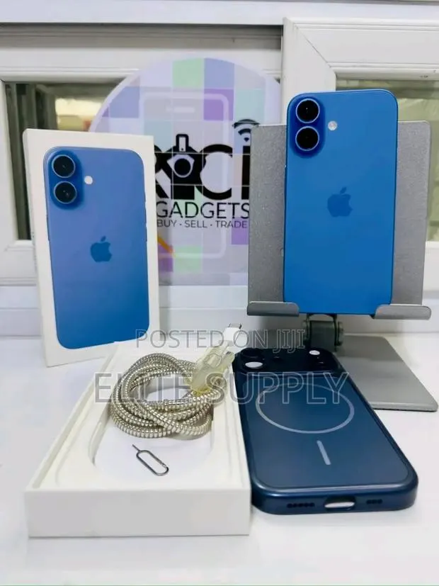 New Apple iPhone 16 128 GB Blue · Photo 1