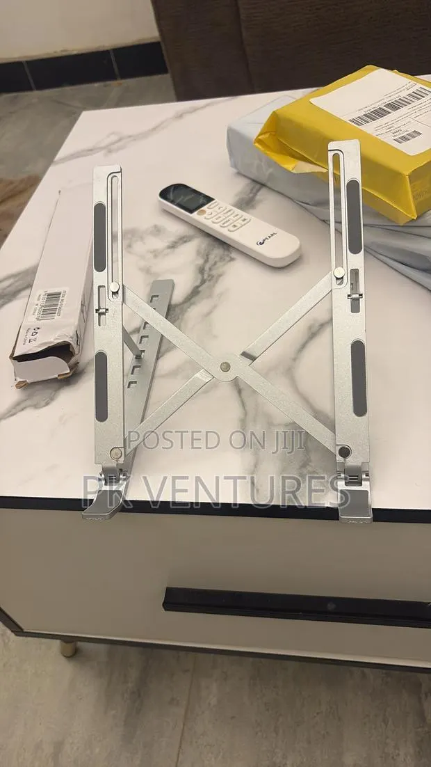 Metal Laptop Stand · Photo 1